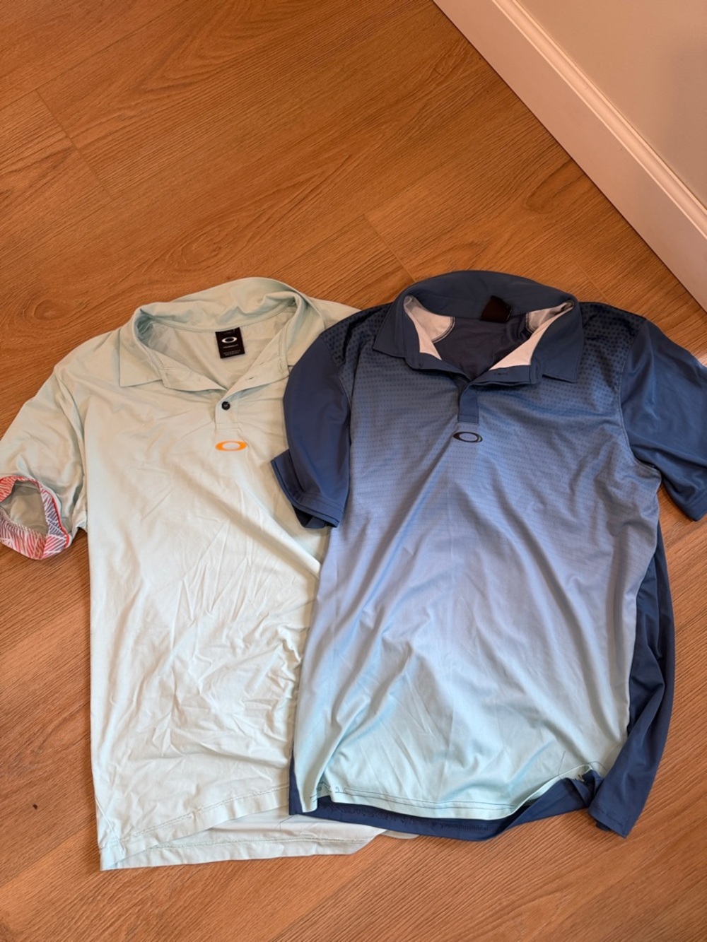 2 Oakley Men’s Gradient Blue & Light Blue Polo Duo